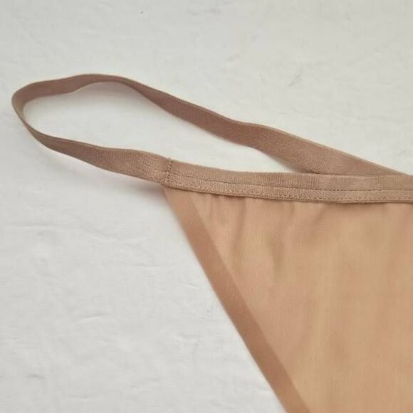 Skims String panty Nwt - Picture 2 of 8